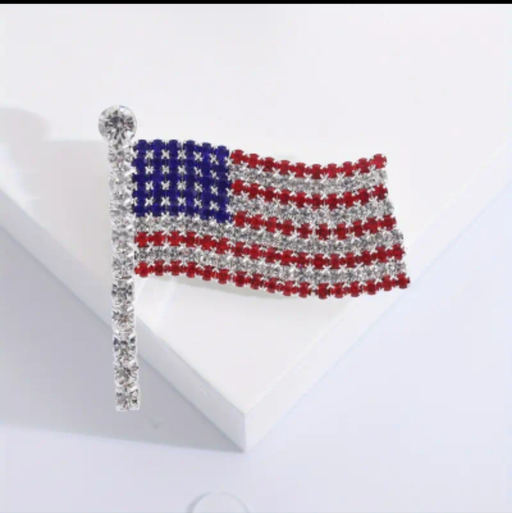 🇺🇸🇺🇸NEW🇺🇸🇺🇸BEAUTIFUL!! USA Rhinestone Flag Brooch